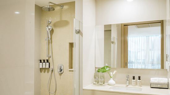 Junior Suite Bathroom